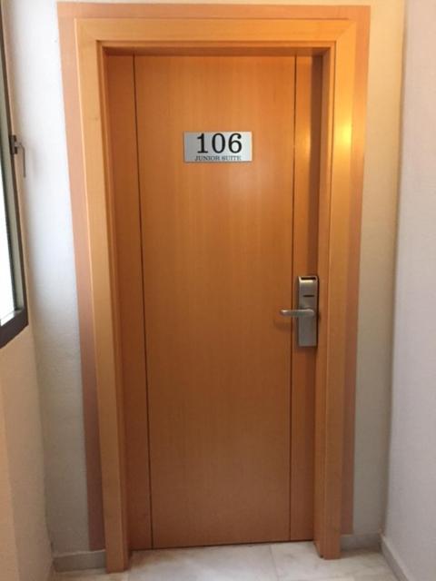 Hotel Sacratif ตอร์เรนูเอวา ภายนอก รูปภาพ