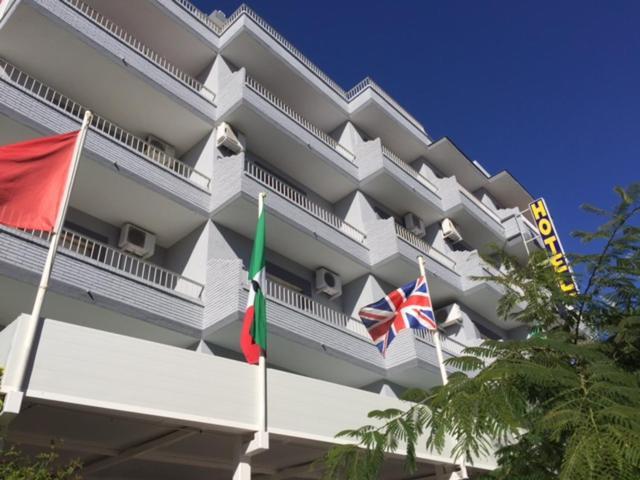 Hotel Sacratif ตอร์เรนูเอวา ภายนอก รูปภาพ