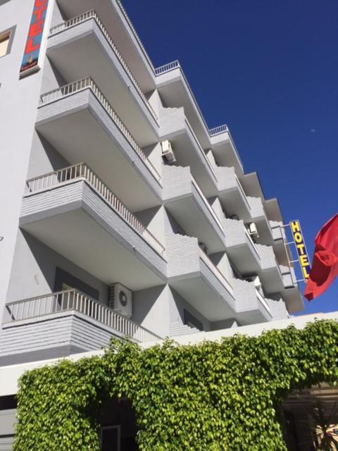 Hotel Sacratif ตอร์เรนูเอวา ภายนอก รูปภาพ