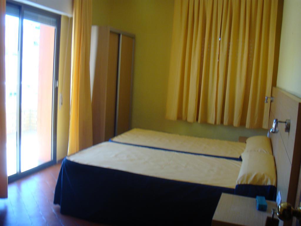 Hotel Sacratif ตอร์เรนูเอวา ภายนอก รูปภาพ